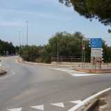 Parchitello � raggiungibile da Bari immettendosi sulla statale 16 in direzione Brindisi e uscendo allo svincolo Torre a Mare-Noicattaro. Ci ritroviamo cos� su via Dogali, strada che dopo qualche decina di metri prende il nome di provinciale 57, affiancando la lussureggiante Lama Giotta